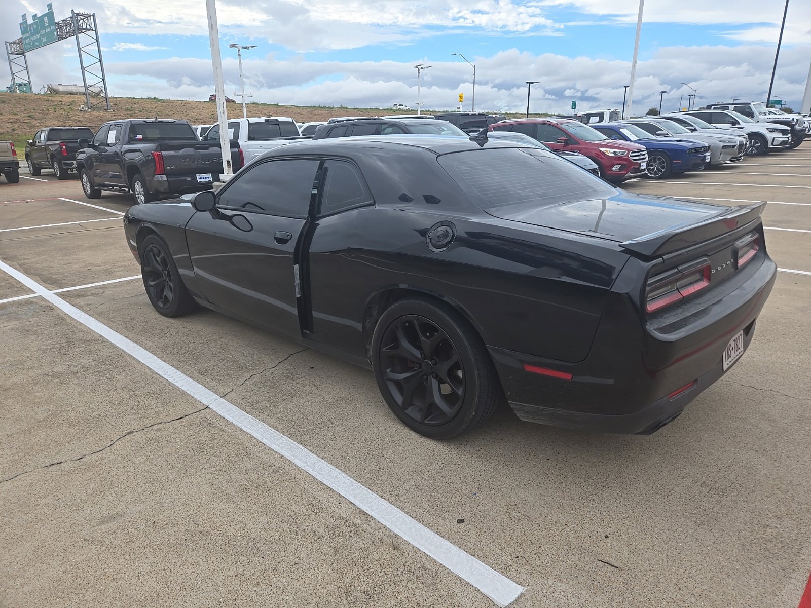 Used 2016 Dodge Challenger SXT Plus RWD image 7