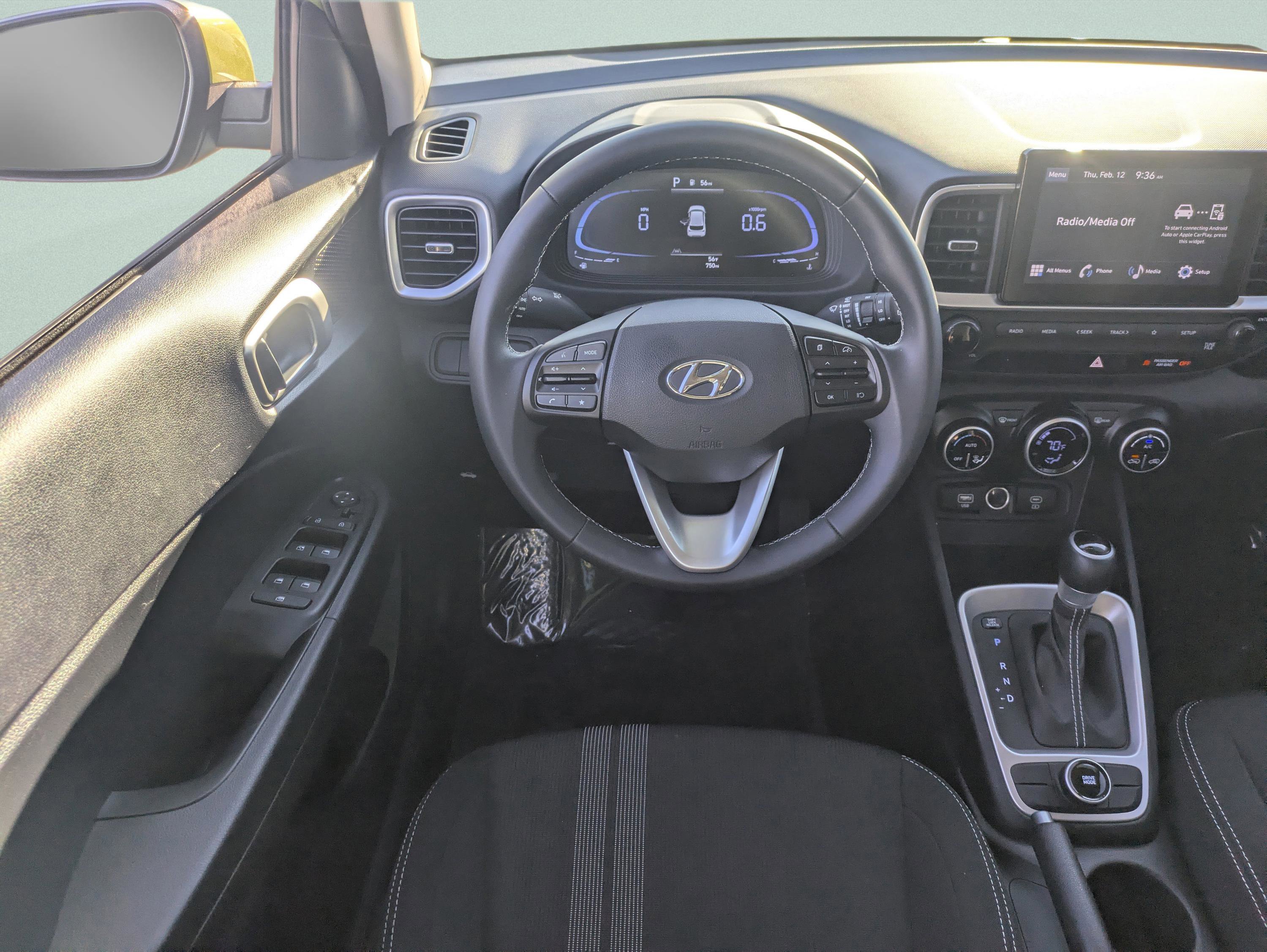 Certified 2024 Hyundai Venue SEL image 15