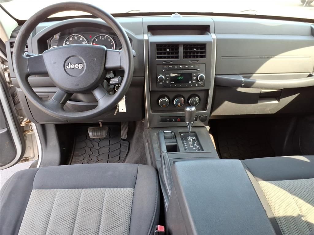 Used 2009 Jeep Liberty Sport w/ Popular Equipment Group AWD/4WD image 12