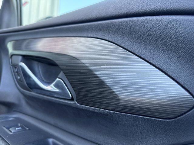 Used 2023 GMC Terrain SLE w/ Driver Convenience Package image 43