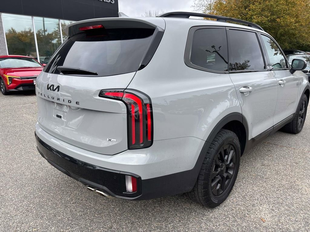 Used 2025 Kia Telluride AWD image 3
