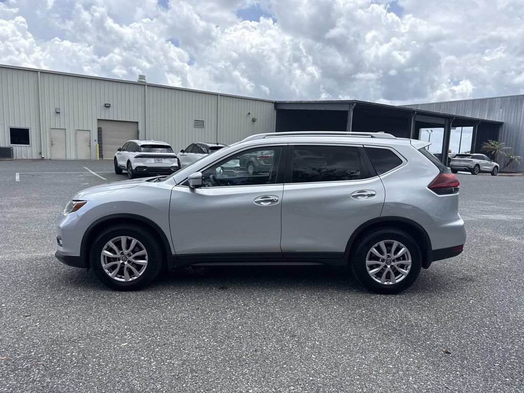 Used 2018 Nissan Rogue SV w/ Premium Package FWD image 6