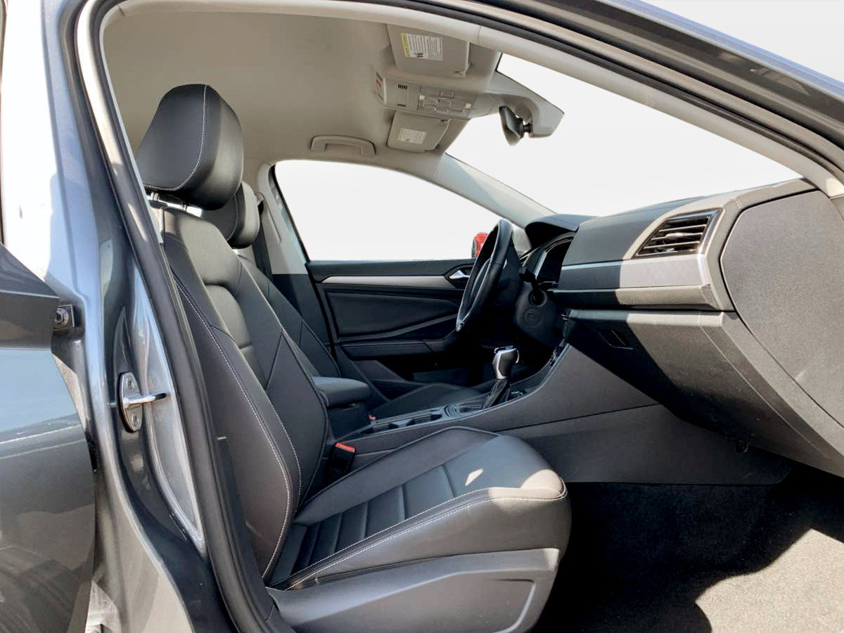 Used 2024 Volkswagen Jetta SE FWD image 18