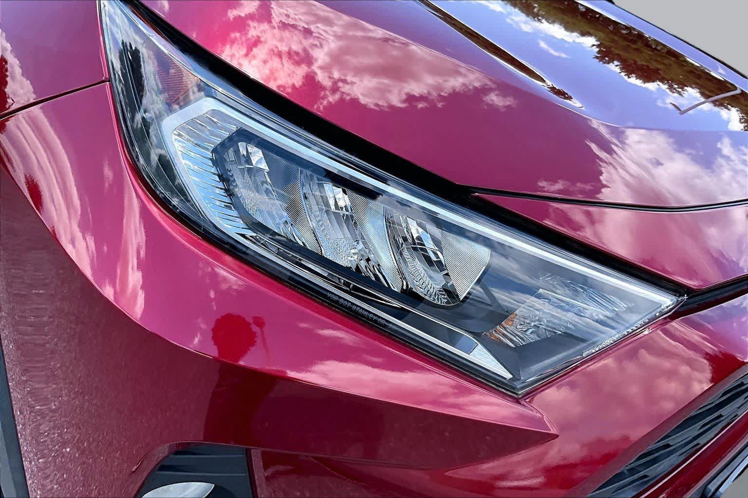 Used 2021 Toyota RAV4 XLE w/ Convenience Package AWD/4WD image 28