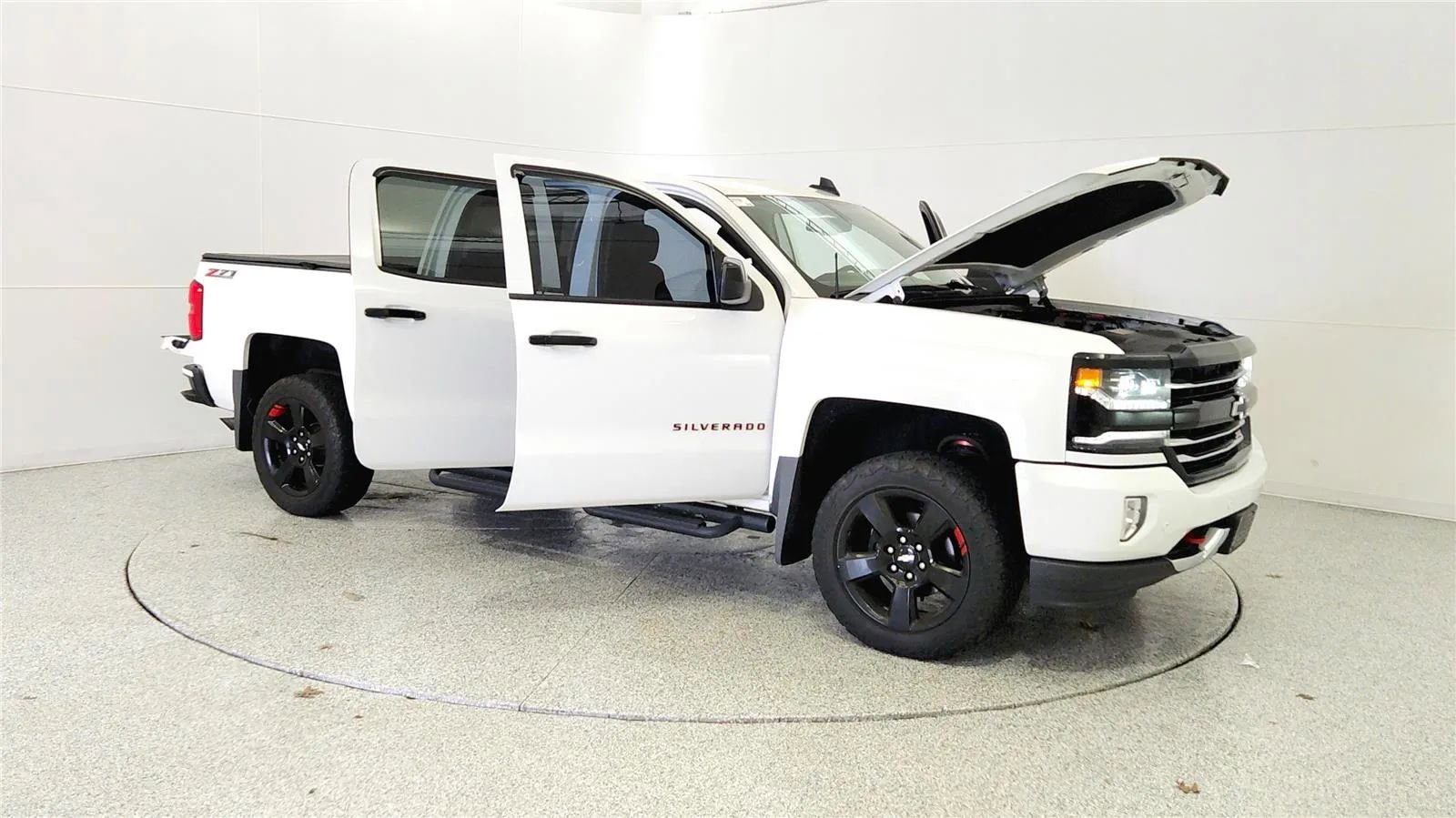 Used 2017 Chevrolet Silverado 1500 LTZ Z71 w/ Redline Edition image 9