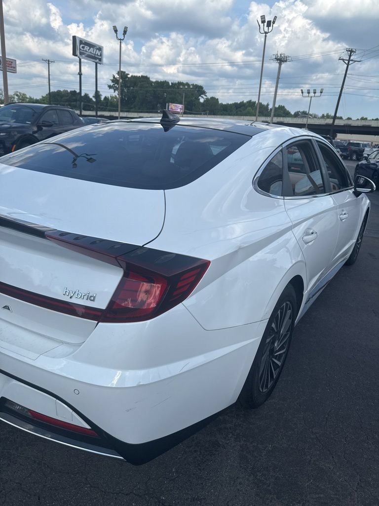 Used 2021 Hyundai Sonata Limited FWD image 3