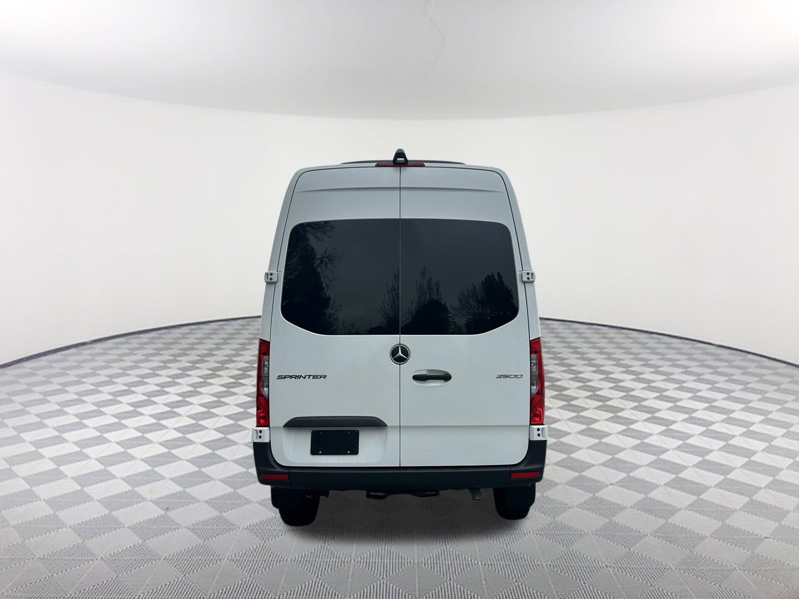 Used 2024 Mercedes-Benz Sprinter 2500 image 8