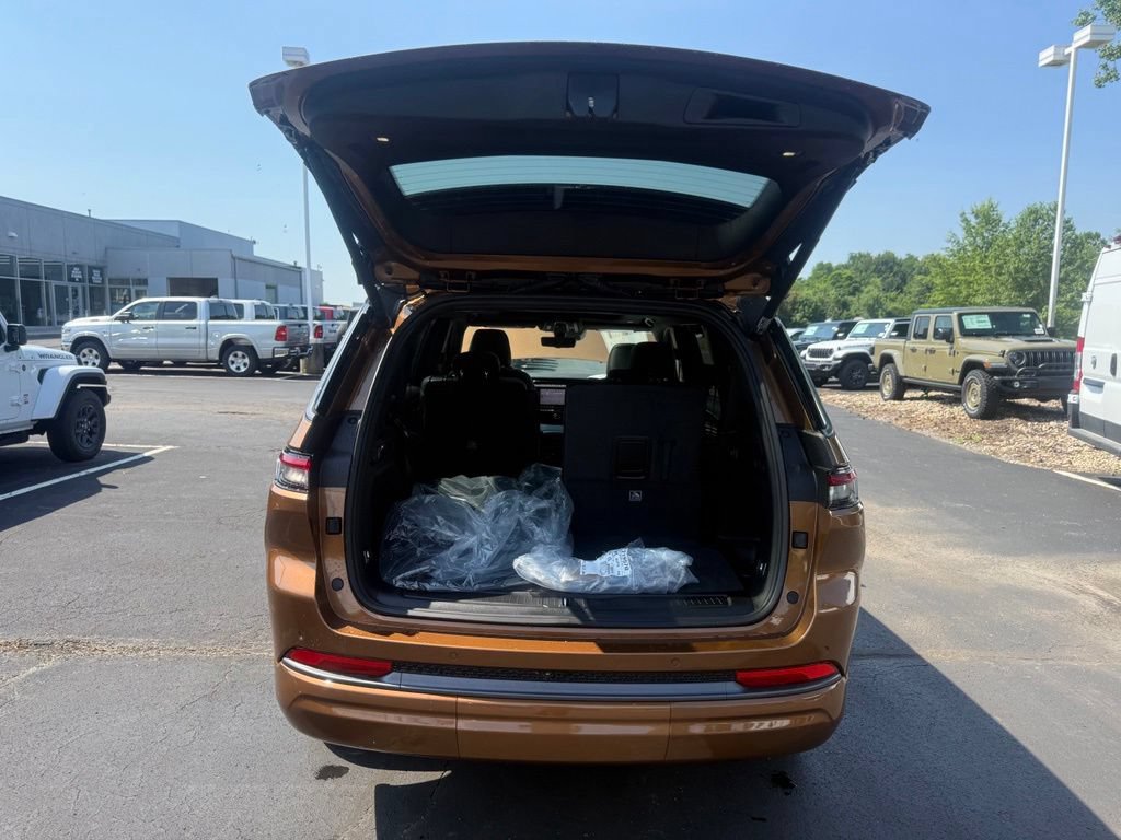 New 2026 Jeep Grand Cherokee L Limited AWD/4WD image 46