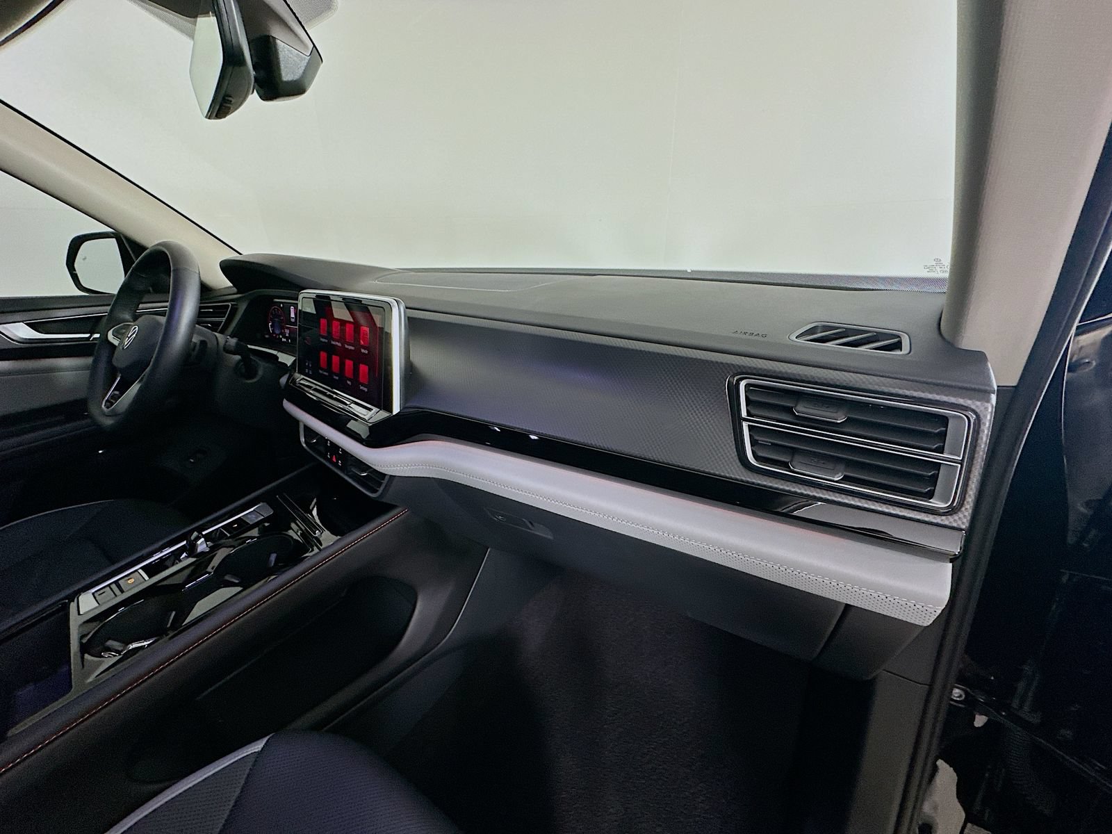 Certified 2024 Volkswagen Atlas Peak Edition SEL AWD/4WD image 46