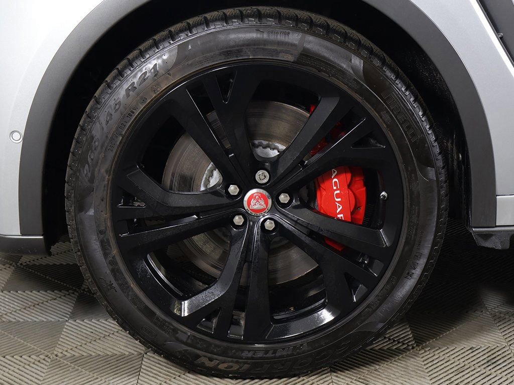 Used 2020 Jaguar F-PACE SVR image 25