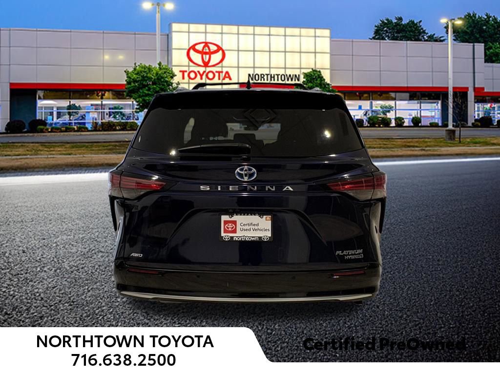 Used 2023 Toyota Sienna Platinum AWD/4WD image 15