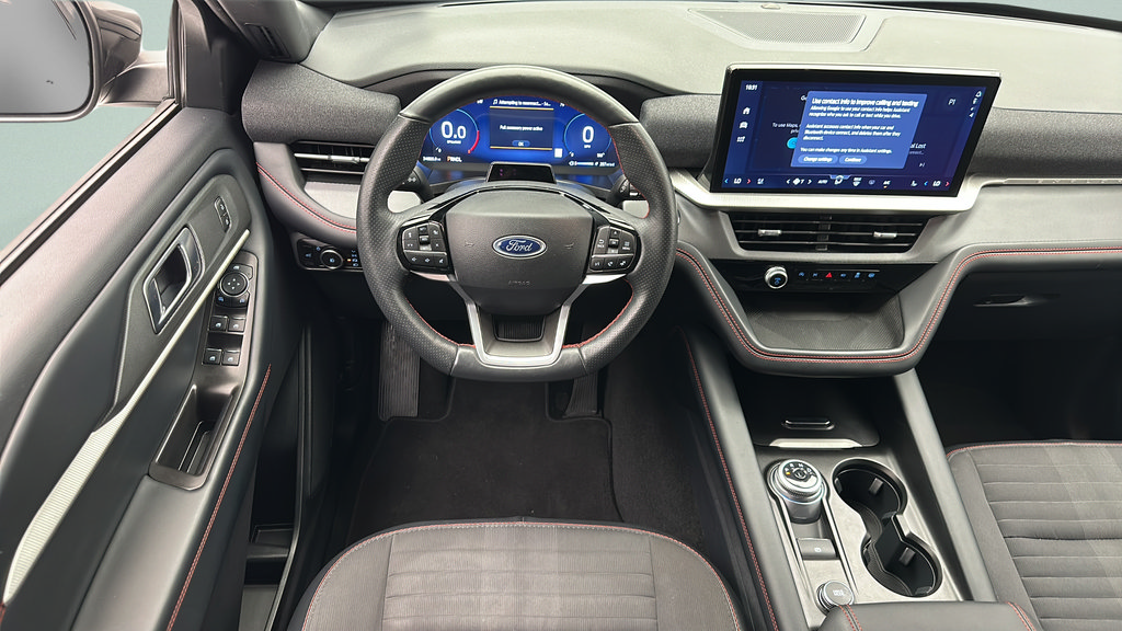Used 2025 Ford Explorer ST-Line w/ ST-Line Street Pack AWD/4WD image 11