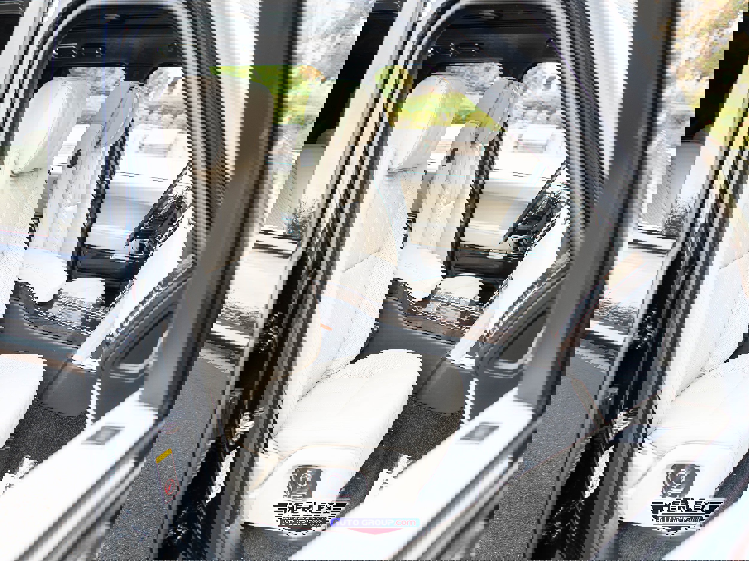 Used 2016 Land Rover Range Rover Autobiography image 17