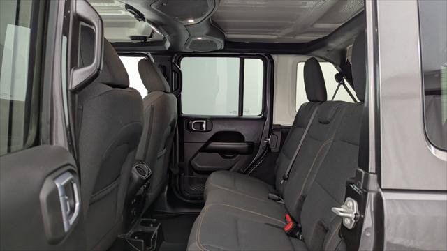 Used 2025 Jeep Wrangler Unlimited Sahara AWD/4WD image 17