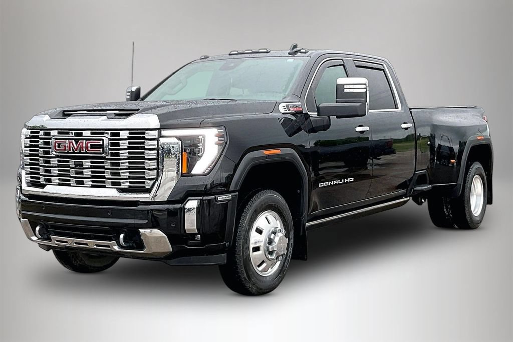 Used 2024 GMC Sierra 3500 Denali w/ Denali Reserve Package AWD/4WD image 2