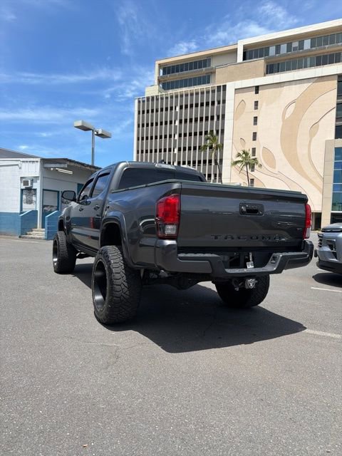 Used 2019 Toyota Tacoma SR image 3