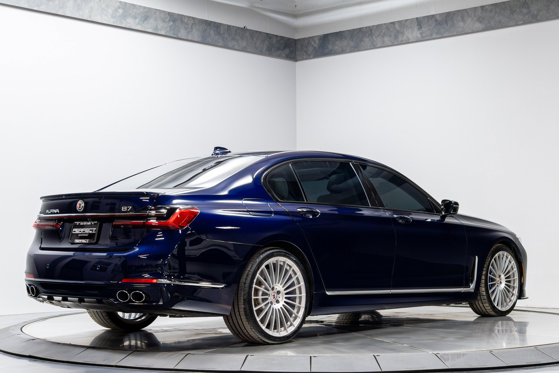 Used 2020 BMW ALPINA B7 xDrive w/ Interior Design Package image 14