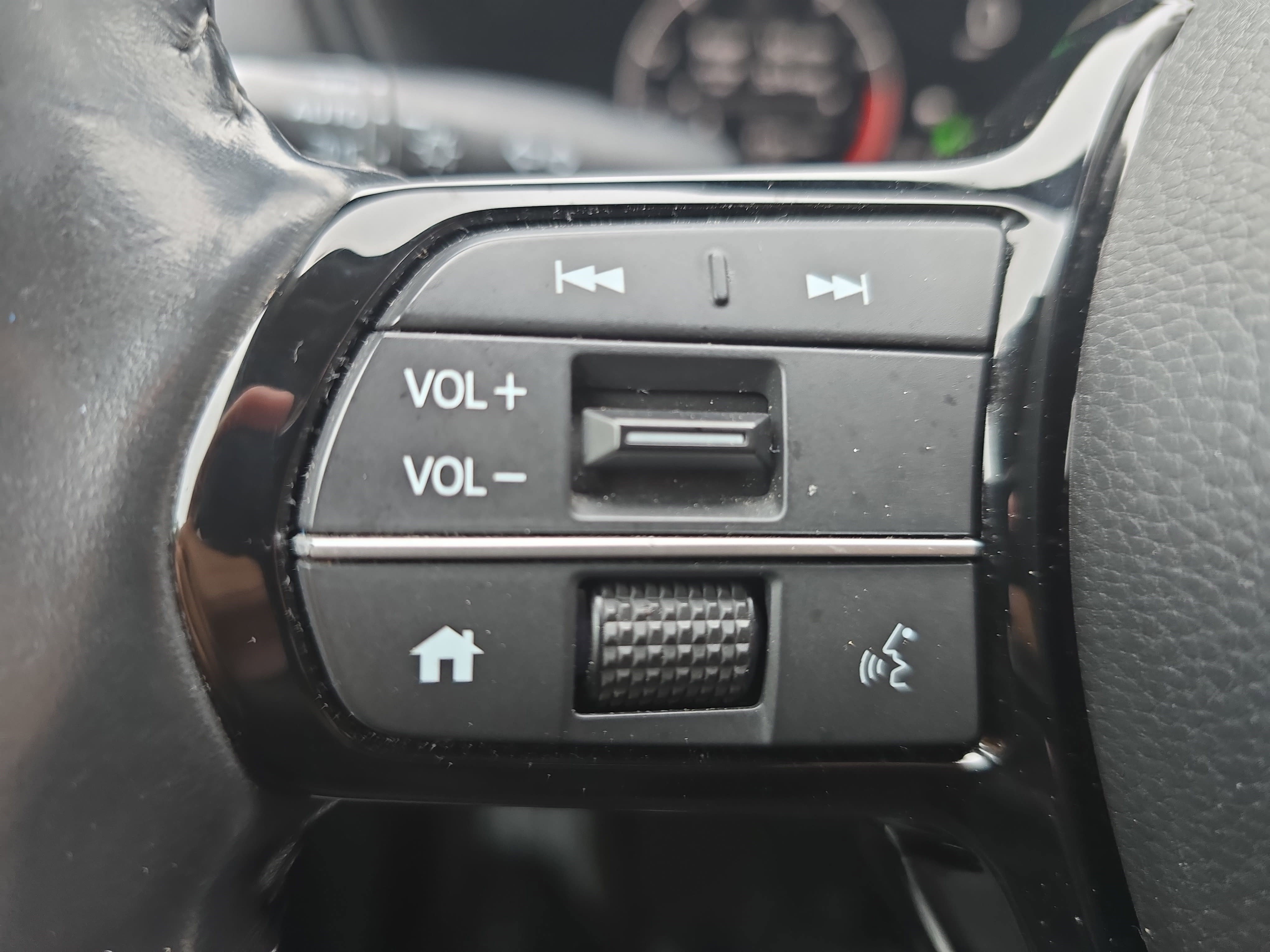 Used 2024 Honda CR-V EX-L image 17