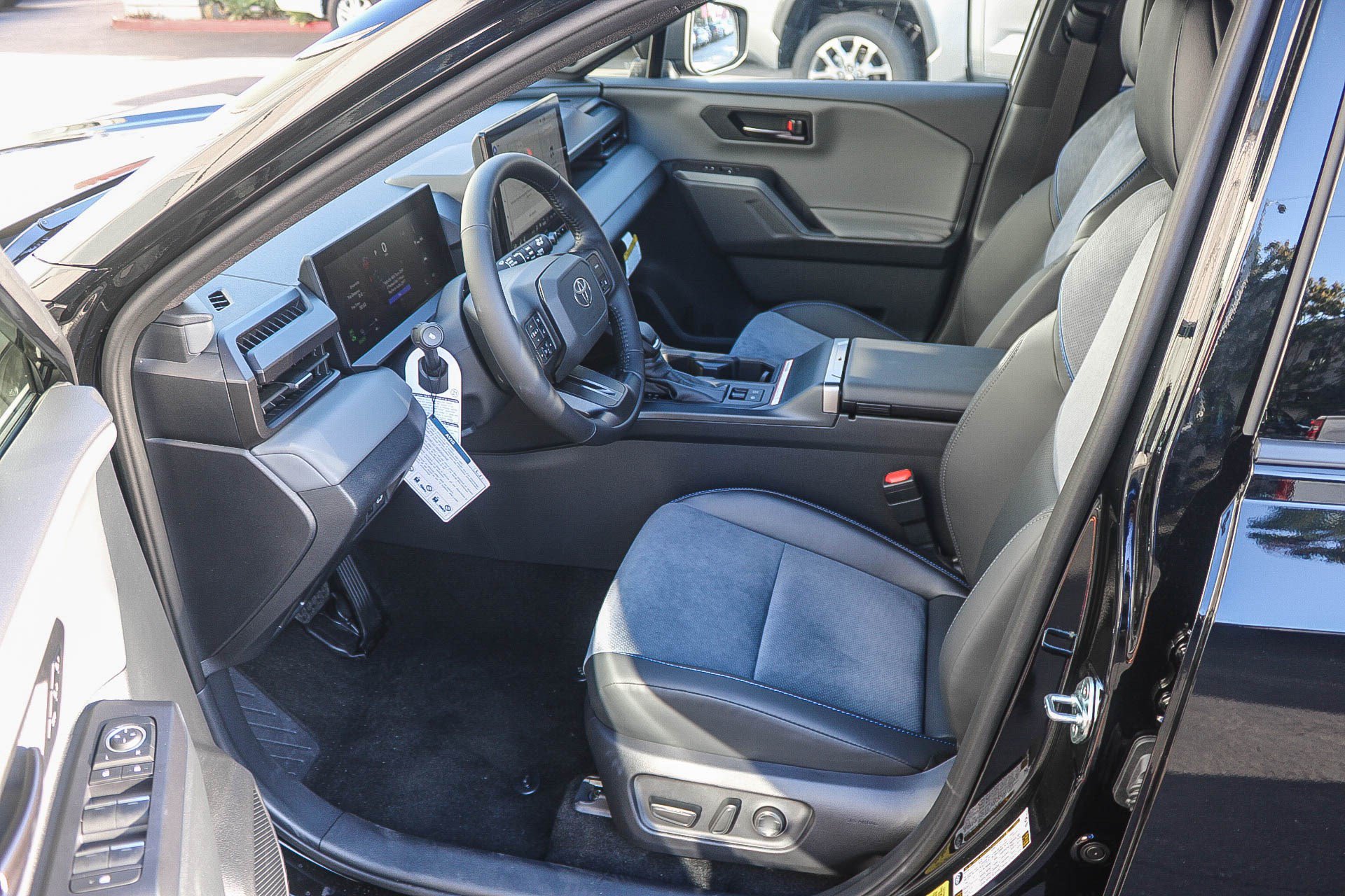 New 2026 Toyota RAV4 XSE w/ Weather Package AWD/4WD image 20