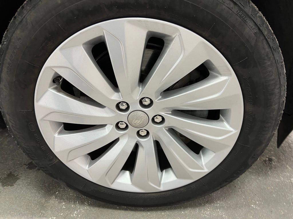 Used 2020 Land Rover Discovery Sport SE image 43