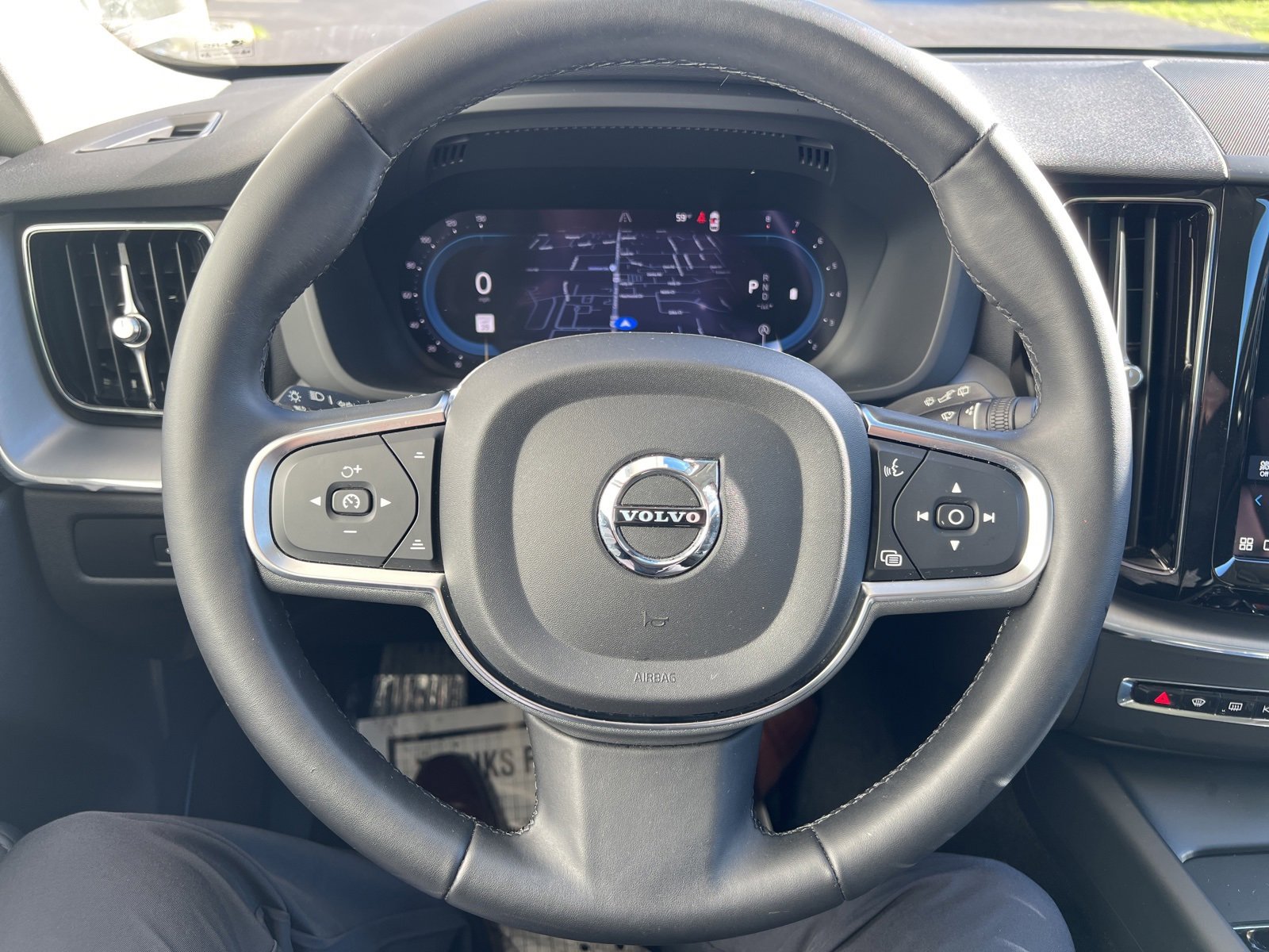 Used 2024 Volvo XC60 B5 Core image 6