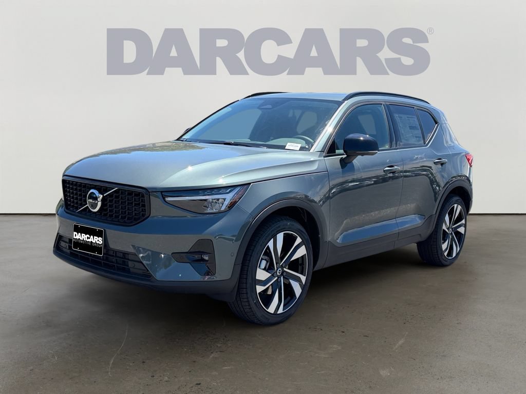 New 2026 Volvo XC40 B5 Plus w/ Climate Package AWD/4WD image 2