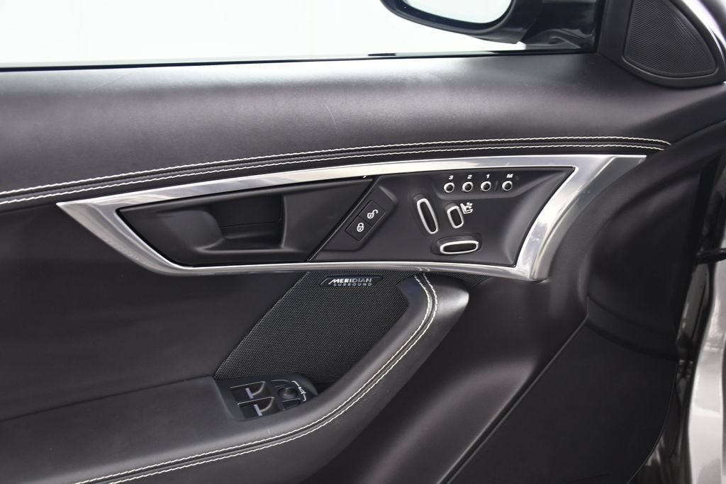 Used 2020 Jaguar F-TYPE R AWD/4WD image 15