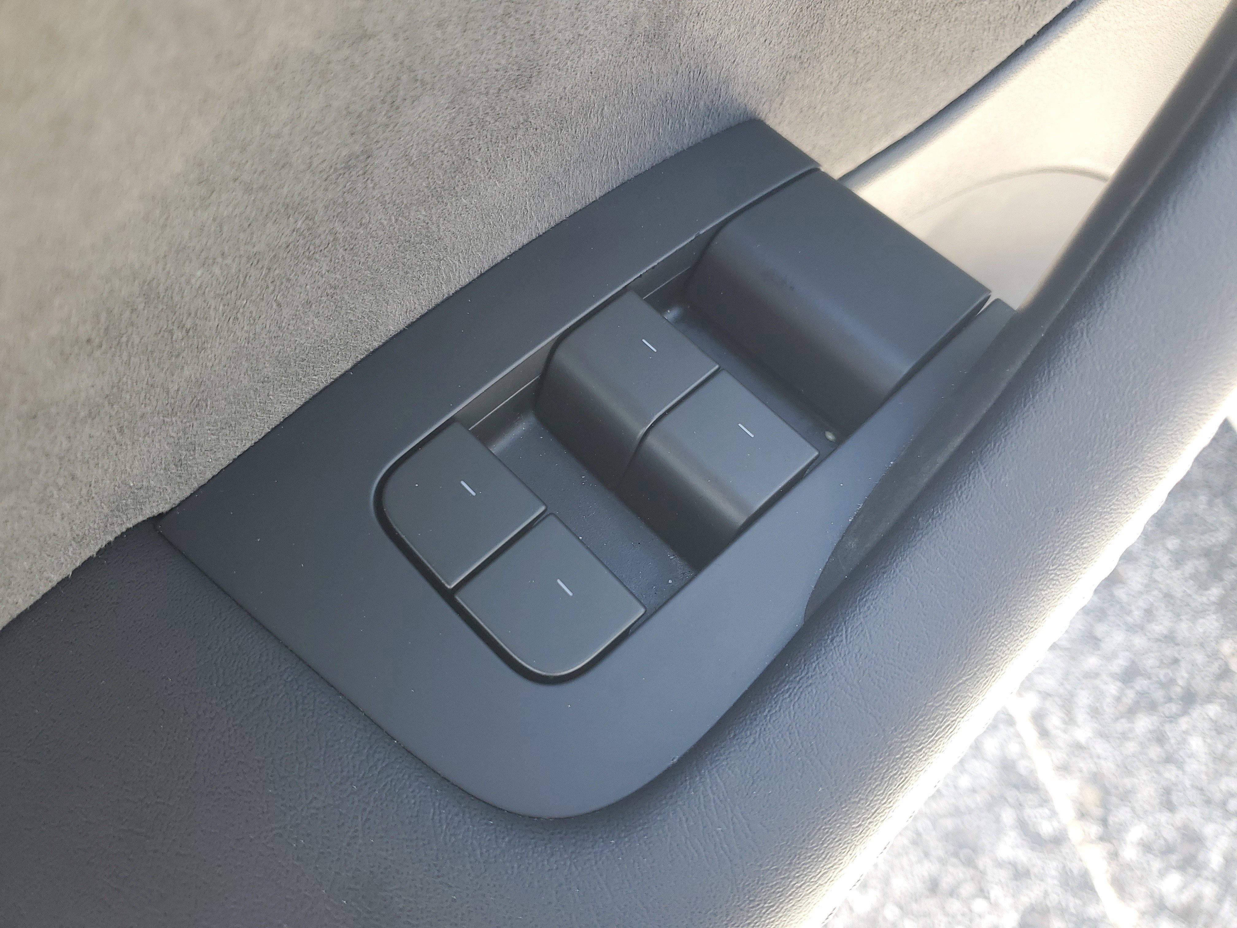 Used 2023 Tesla Model 3 Standard Range image 11