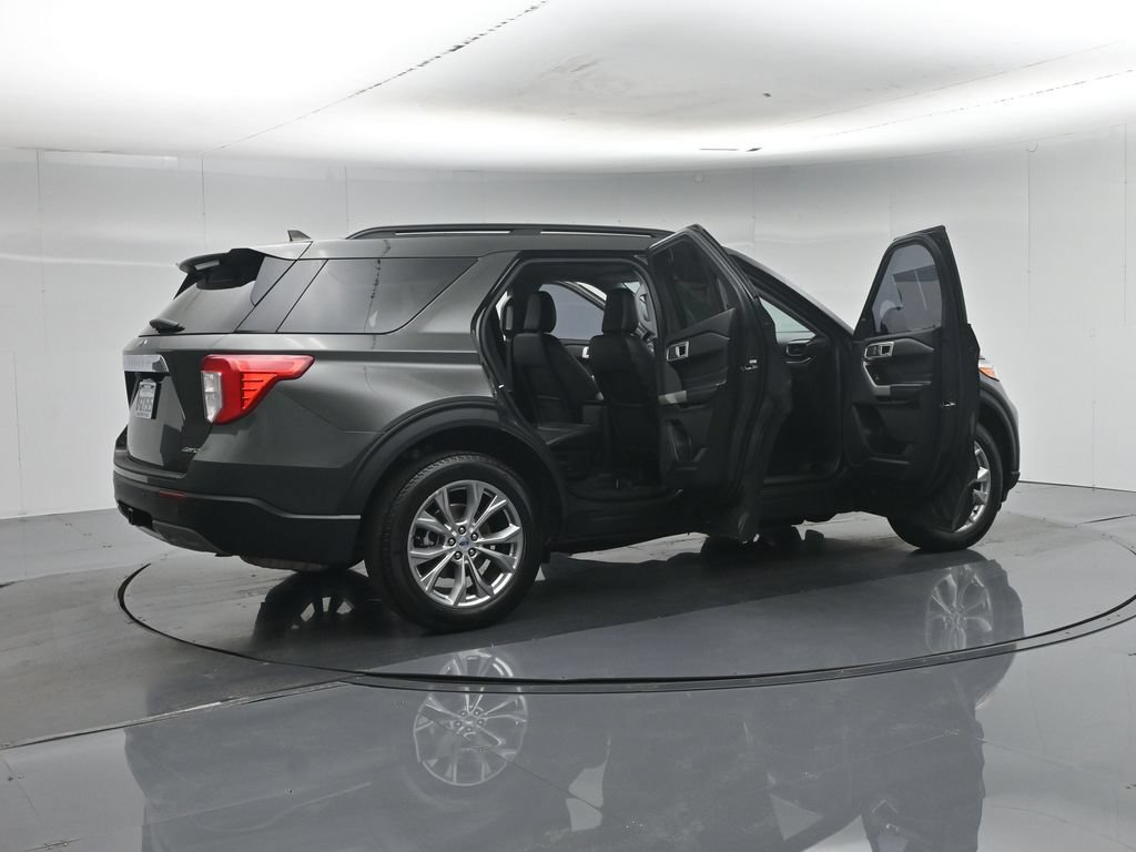 Certified 2023 Ford Explorer XLT w/ Equipment Group 202A AWD/4WD image 6