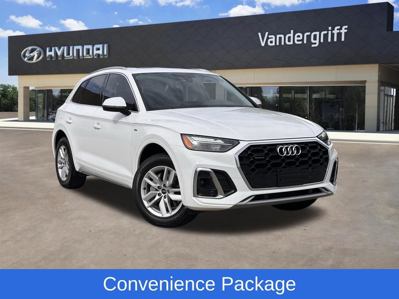 Used 2023 Audi Q5 2.0T Premium w/ Convenience Package image 1