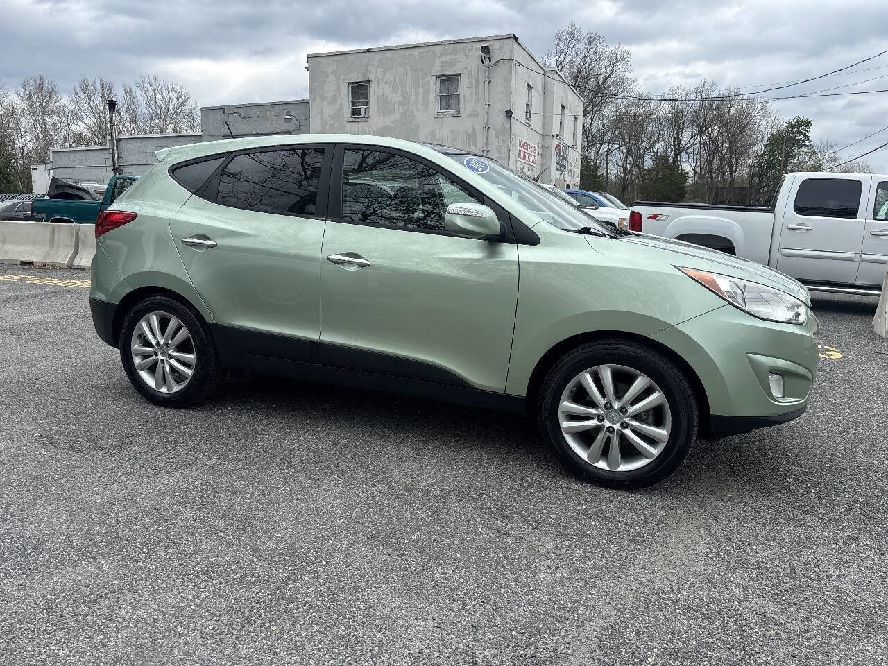 Used 2011 Hyundai Tucson Limited w/ Premium Pkg 3 AWD/4WD image 9