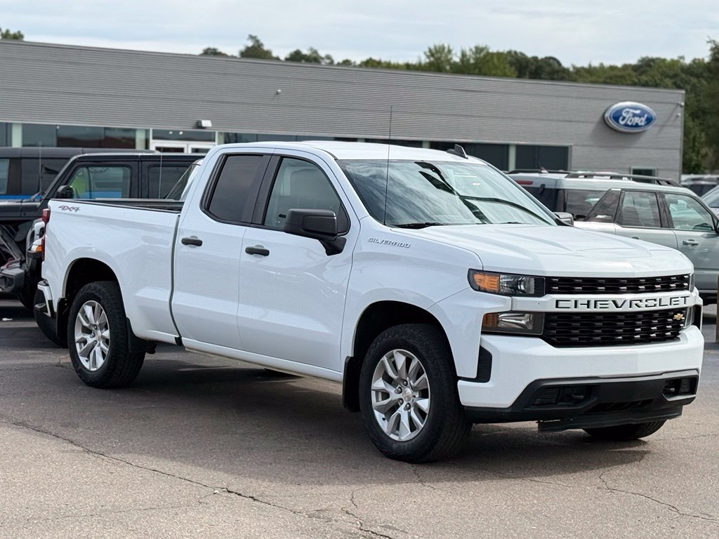 Used 2020 Chevrolet Silverado 1500 Custom w/ Custom Value Package AWD/4WD image 22