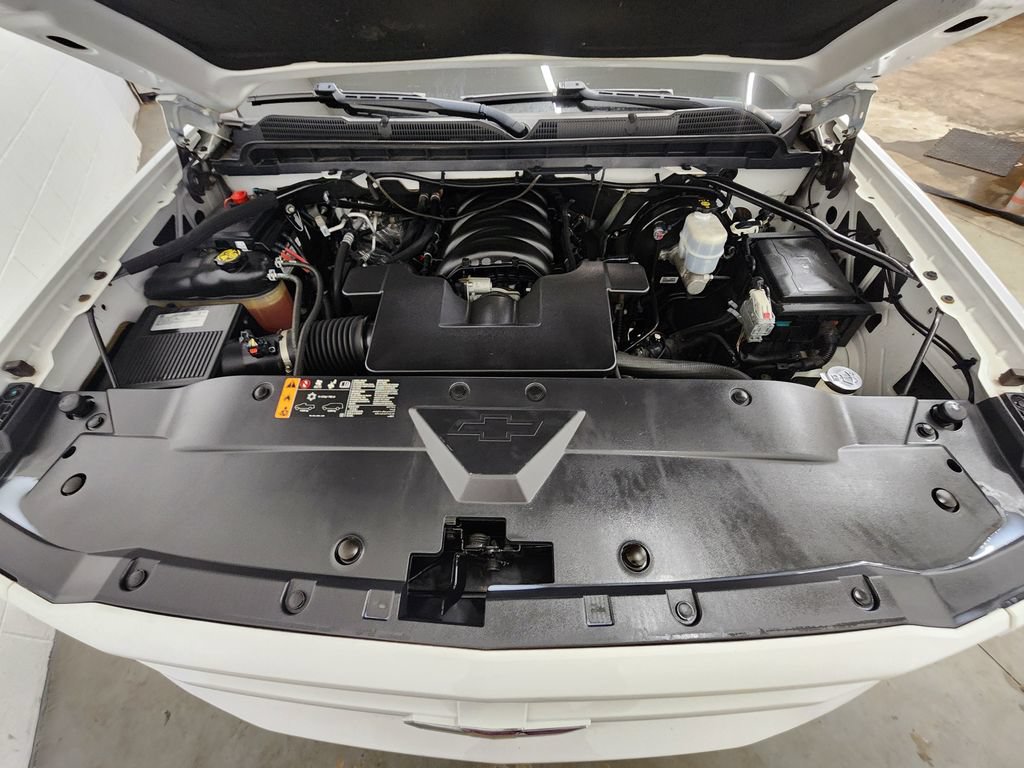 Used 2018 Chevrolet Silverado 1500 Custom w/ Custom Value Package AWD/4WD image 34