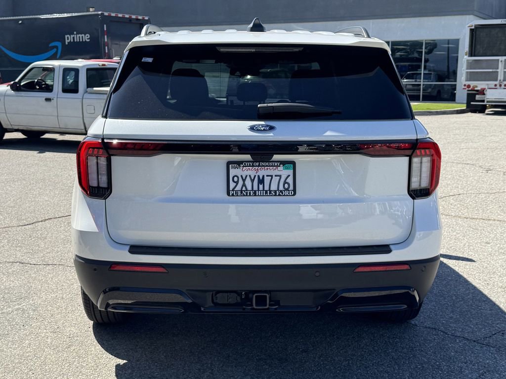 Used 2026 Ford Explorer ST-Line w/ Premium Package RWD image 4