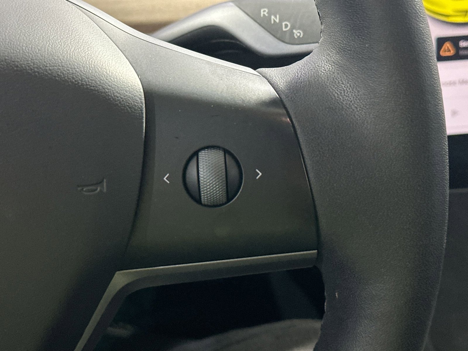 Used 2023 Tesla Model 3 Standard Range image 19