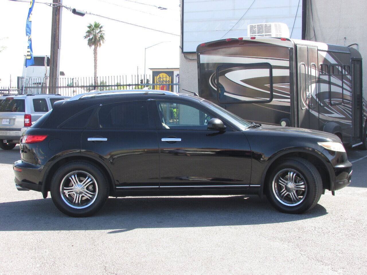 Used 2004 INFINITI FX35 2WD w/ Touring Pkg image 8