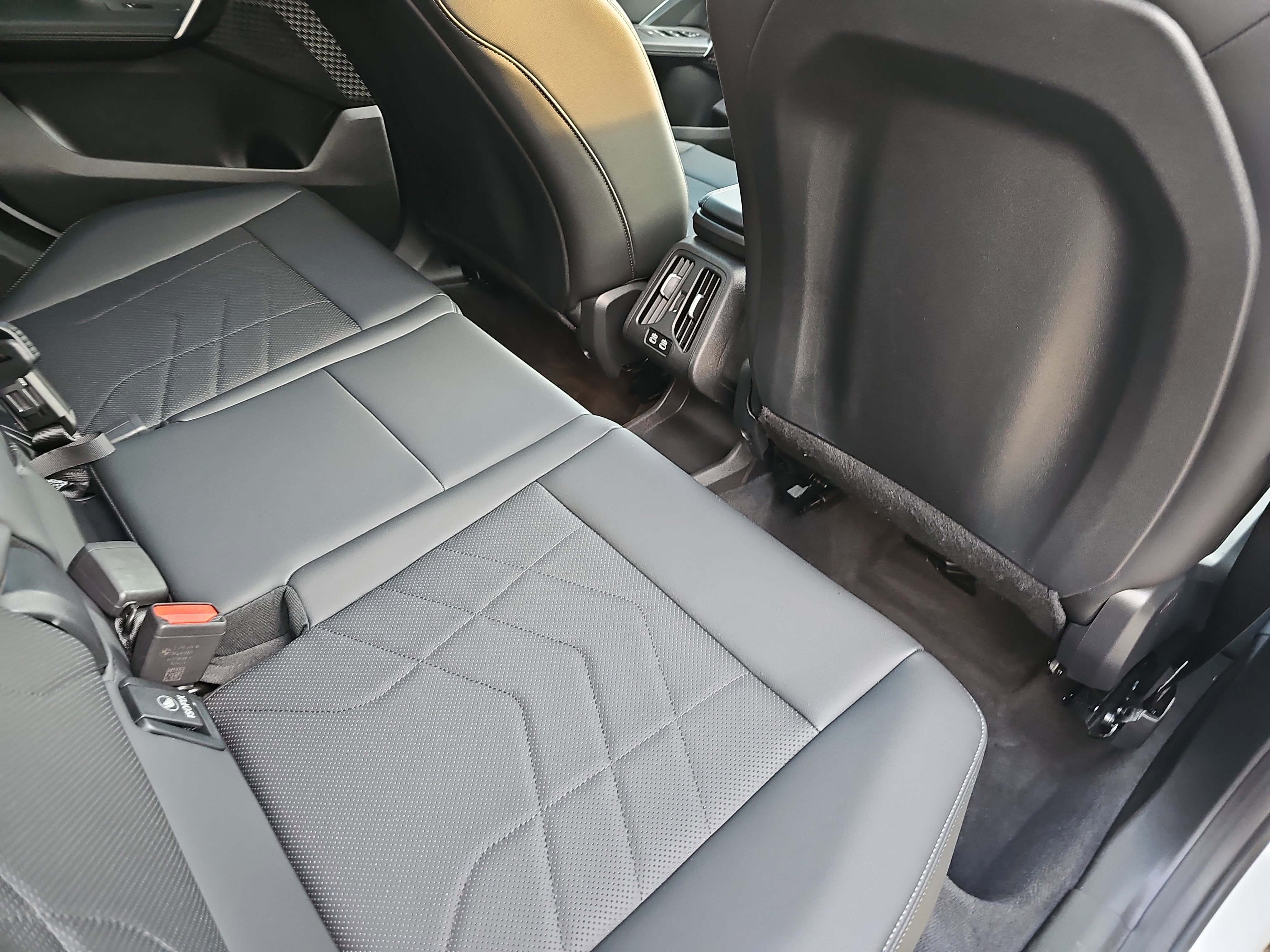 Certified 2025 BMW X1 xDrive28i w/ Technology Package image 12