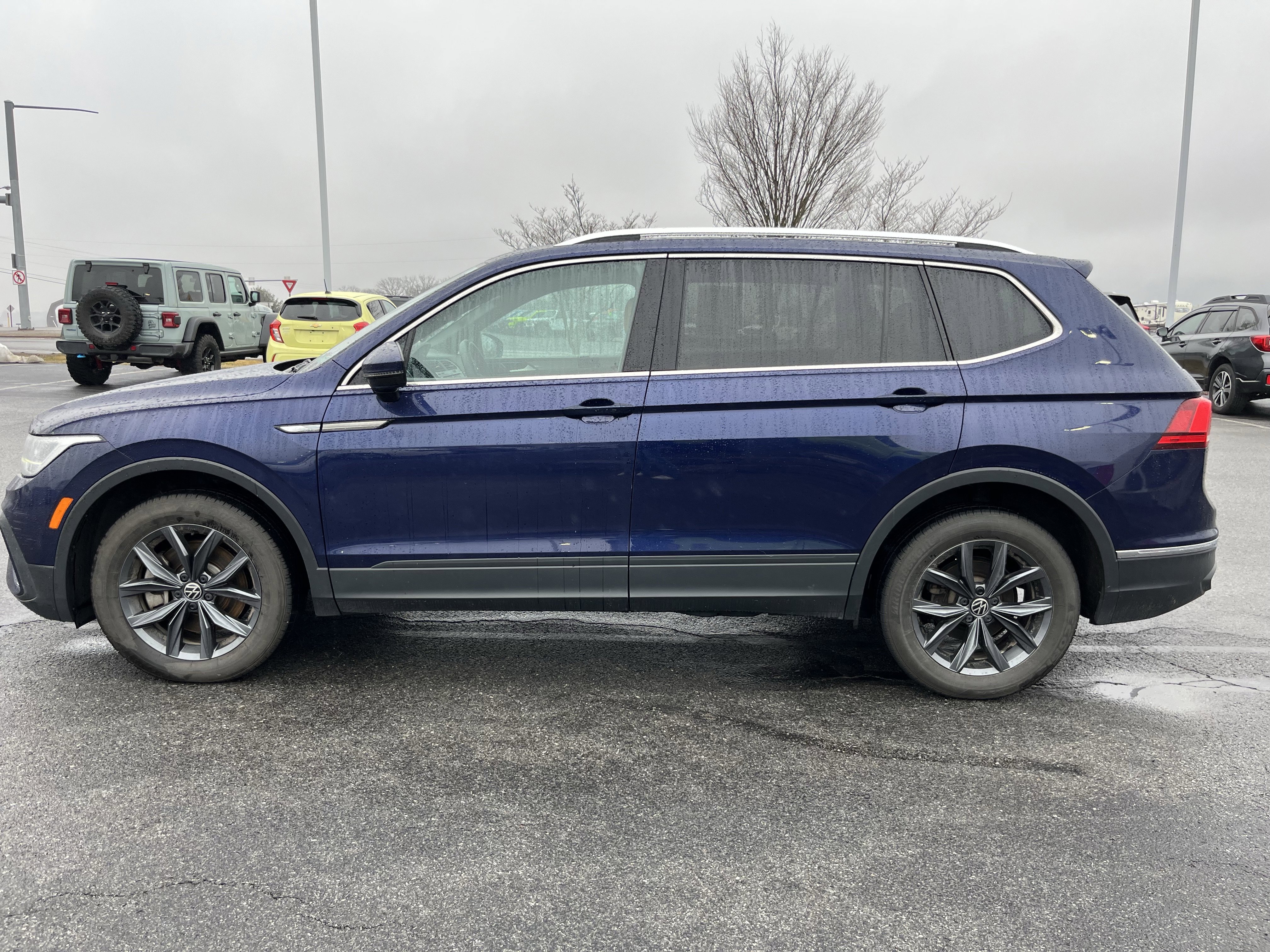 Used 2022 Volkswagen Tiguan SE AWD/4WD image 8