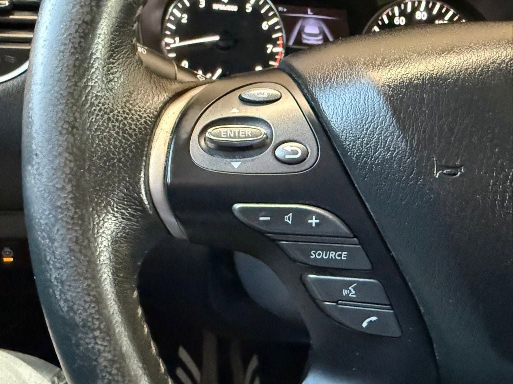 Used 2017 Nissan Pathfinder SL FWD image 30