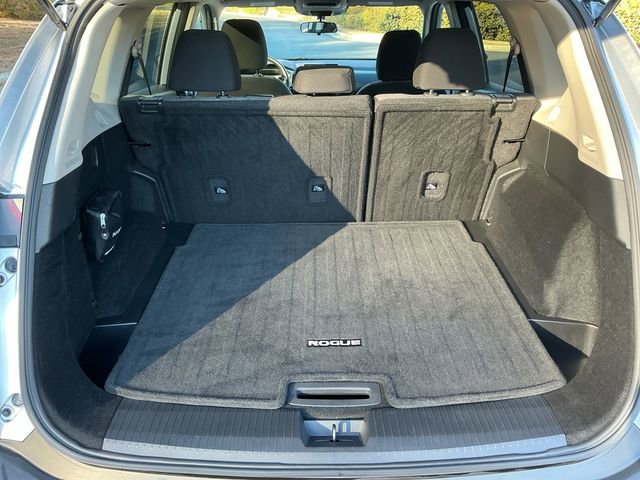 Used 2023 Nissan Rogue SV image 17