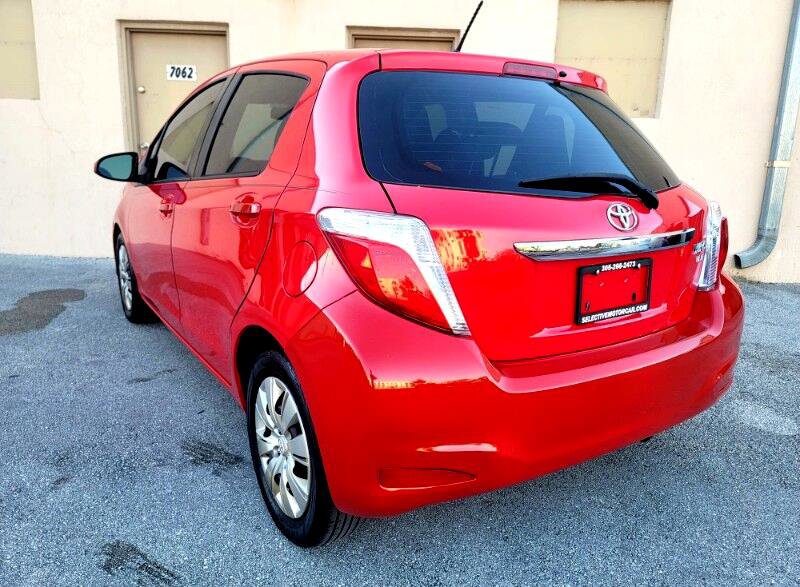 Used 2013 Toyota Yaris LE image 18
