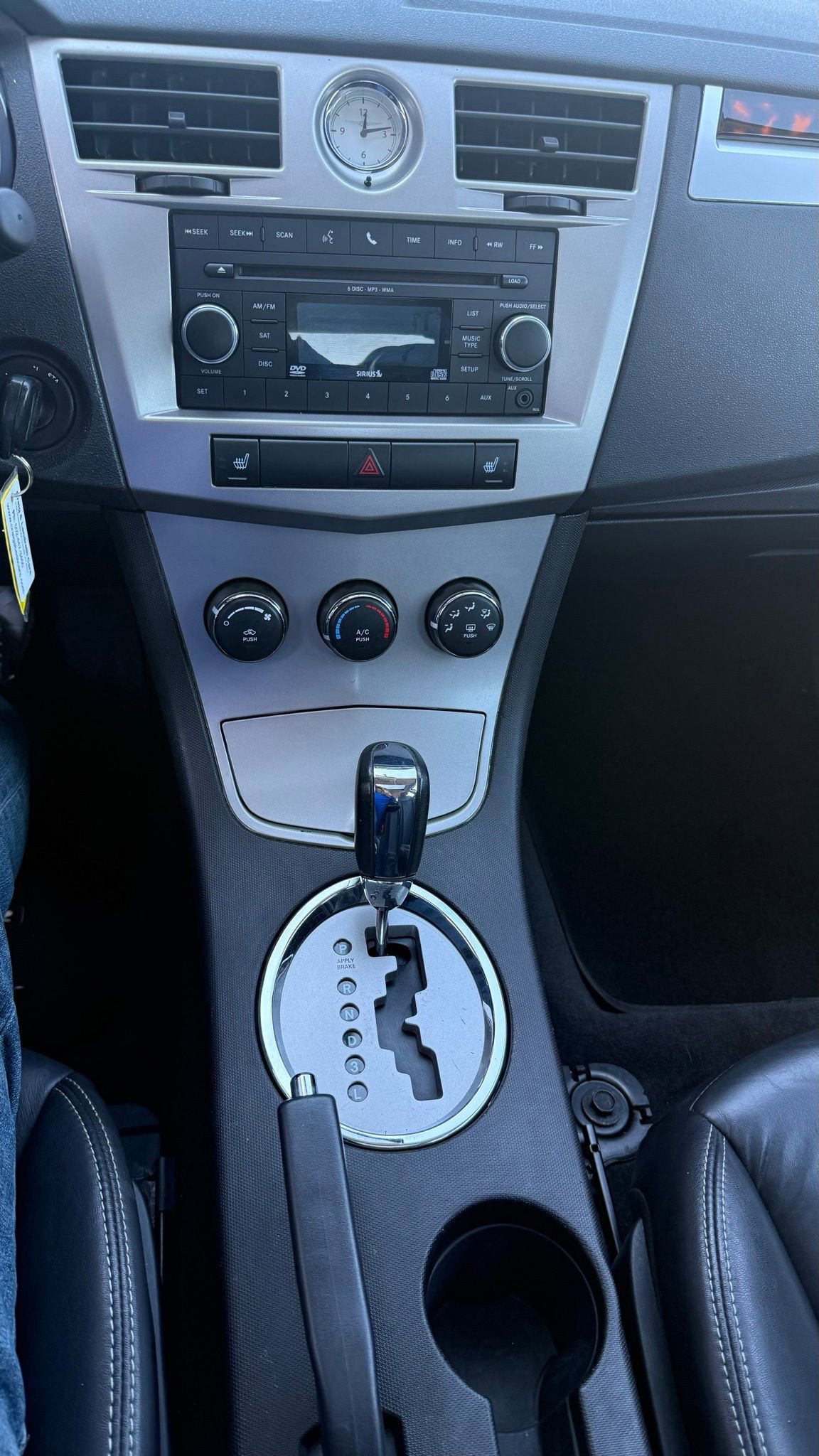 Used 2010 Chrysler Sebring Limited image 29