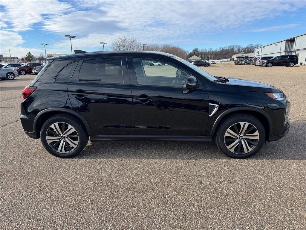 Used 2020 Mitsubishi Outlander Sport SE image 2