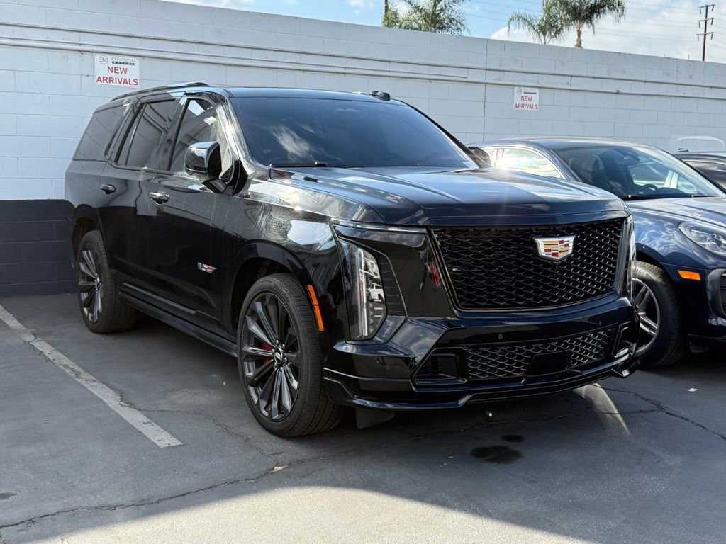 Used 2025 Cadillac Escalade V image 2