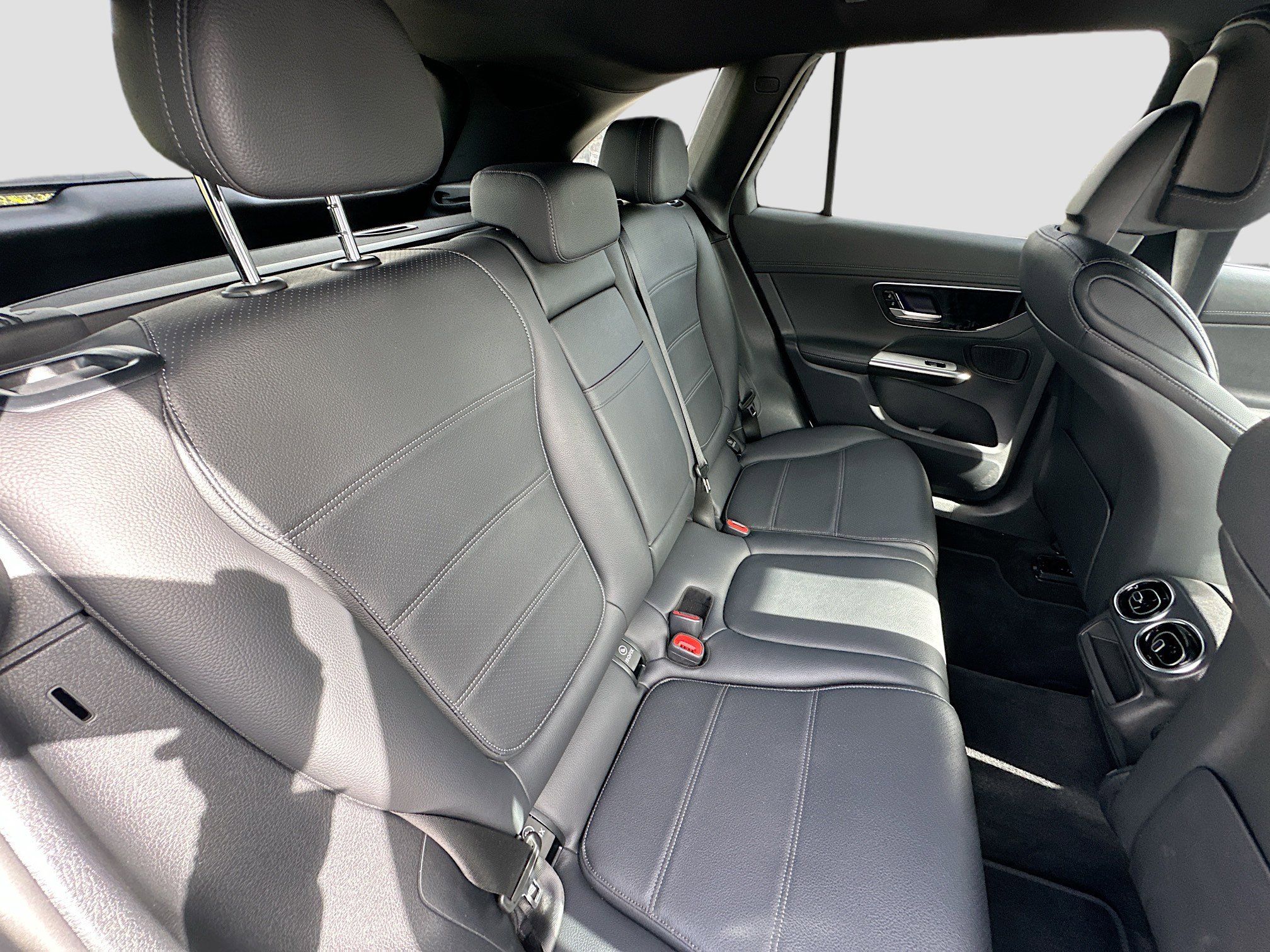 Used 2024 Mercedes-Benz GLC 300 image 28