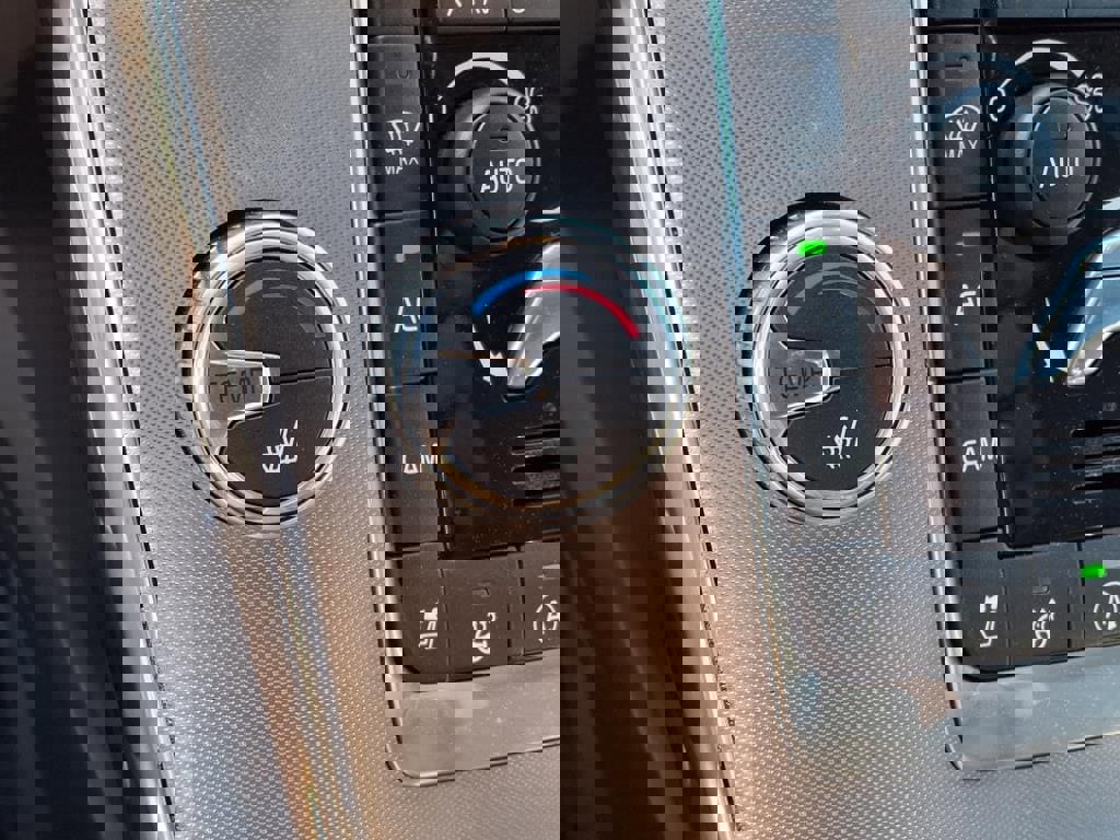 Used 2018 Volvo V60 T5 Cross Country w/ Convenience Package image 27