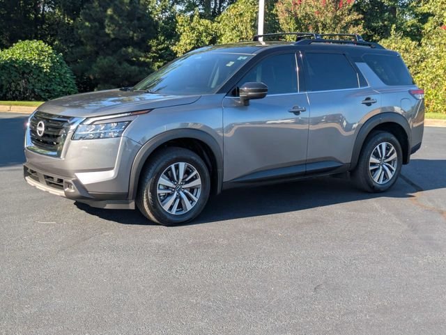 Used 2024 Nissan Pathfinder SL FWD image 8