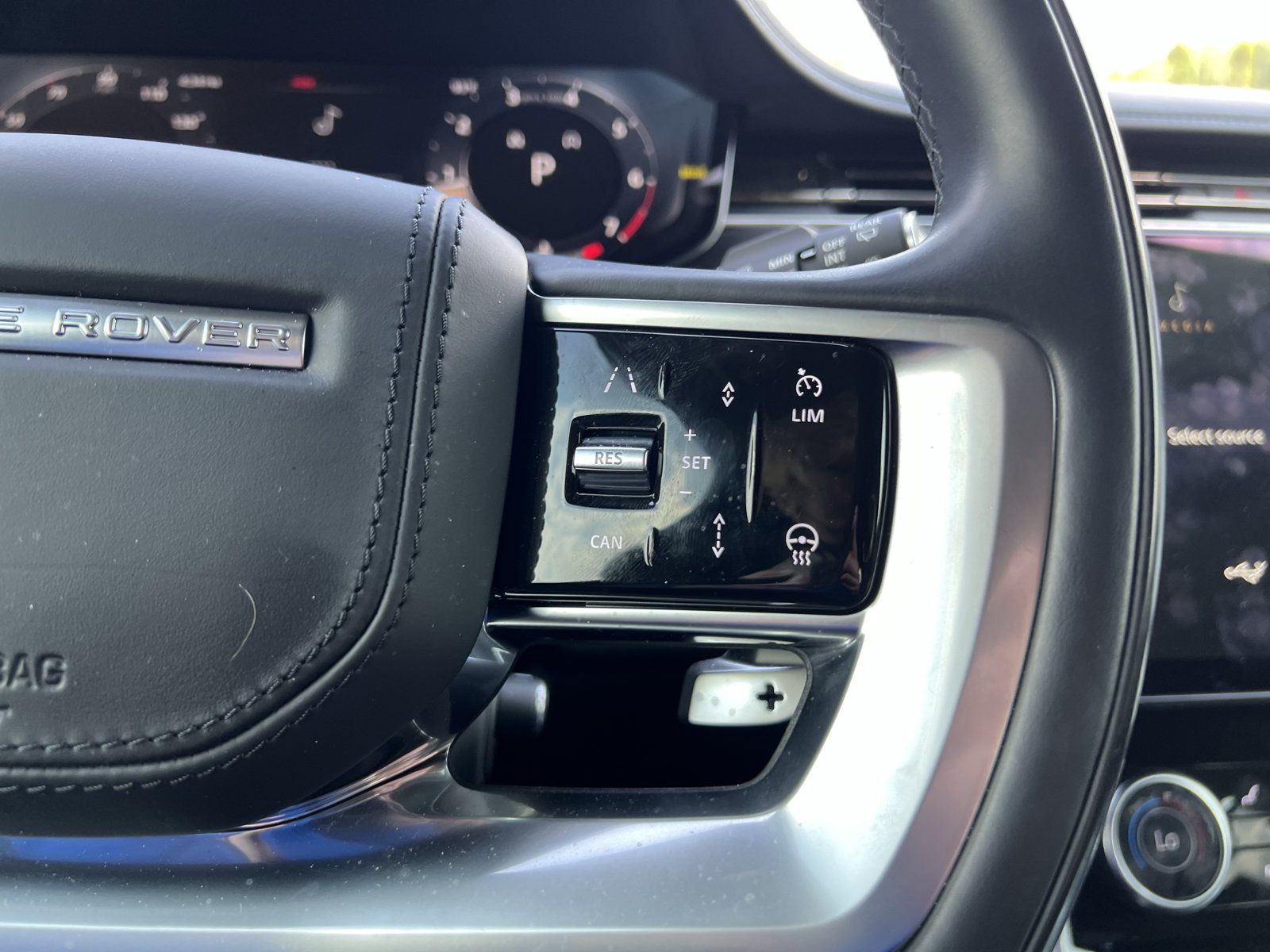 Used 2023 Land Rover Range Rover SE AWD/4WD image 19