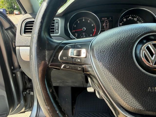 Used 2017 Volkswagen Jetta SE FWD image 16