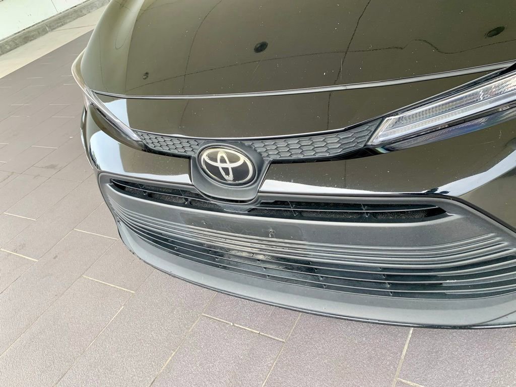 Used 2024 Toyota Corolla LE FWD image 2